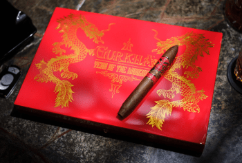 Gurkha Year of the Dragon Figurado