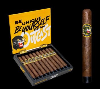Outcast Robusto